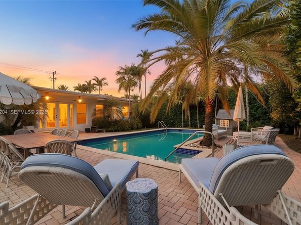 10121 E Broadview Dr, Bay Harbor Islands FL 33154