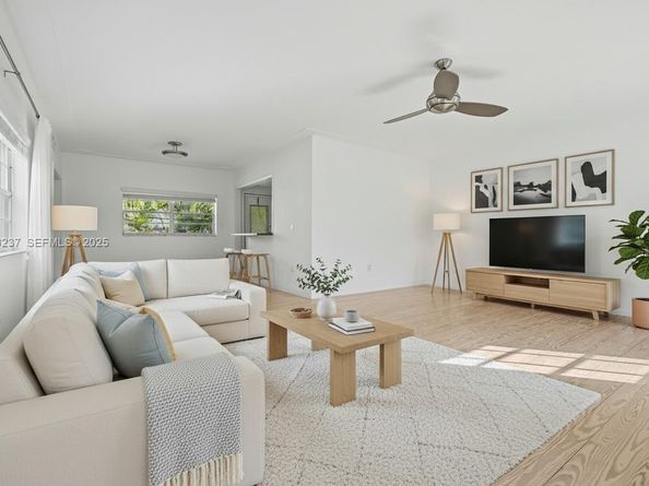 73 Edgewater Dr 3, Coral Gables FL 33133