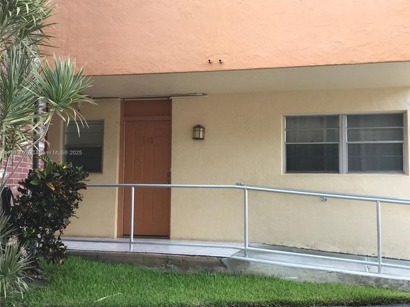 3551 NE 169th St 112, North Miami Beach FL 33160