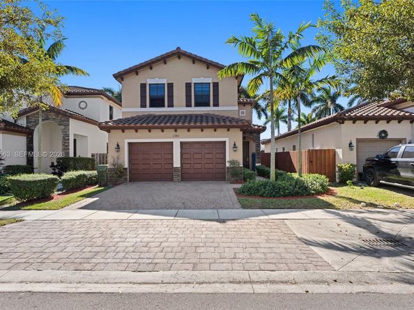2380 NE 1st St, Homestead FL 33033