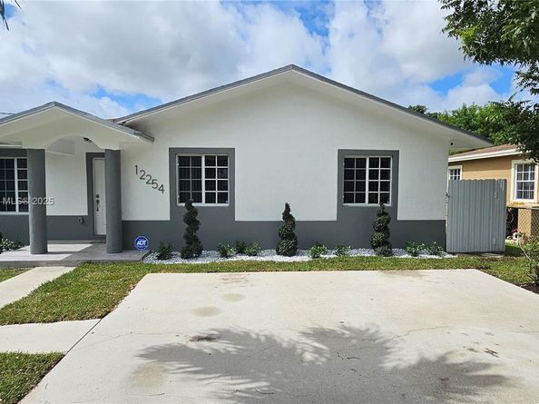 12254 SW 217th St, Miami FL 33170