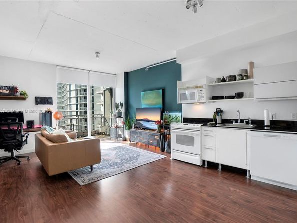 690 SW 1st Ct 2730, Miami FL 33130