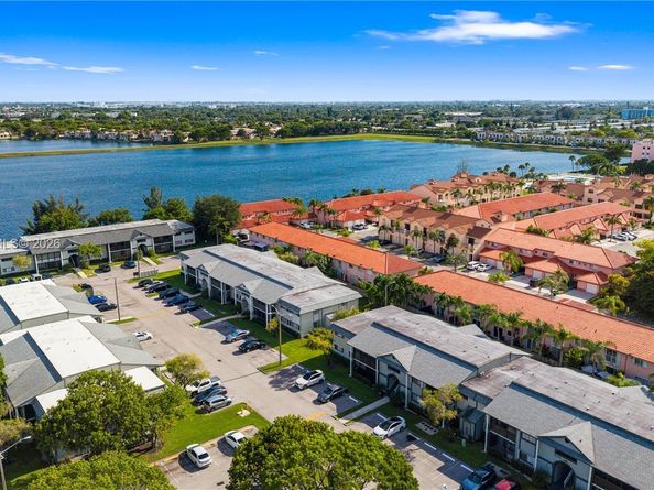 20760 NE 4th Ct 102, Miami FL 33179
