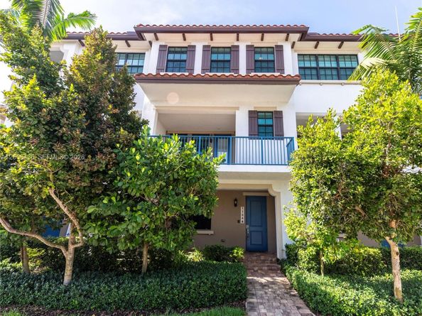 11348 SW 14th St, Pembroke Pines FL 33025
