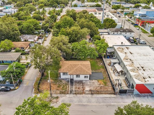 5850 NE 3rd Ave, Miami FL 33137