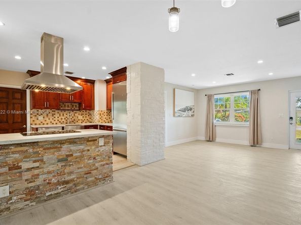 2725 NE 21st Ave, Fort Lauderdale FL 33306