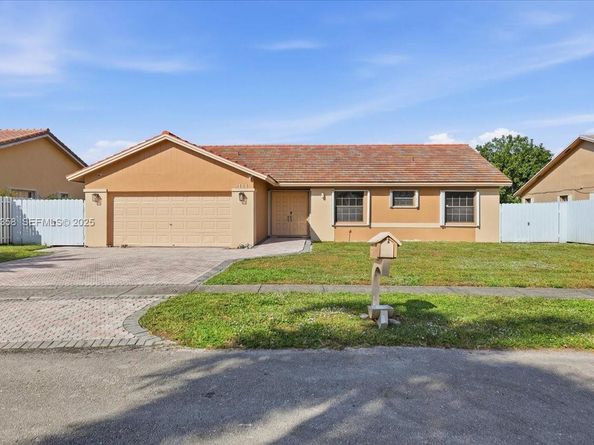 9111 S Lake Miramar Cir, Miramar FL 33025