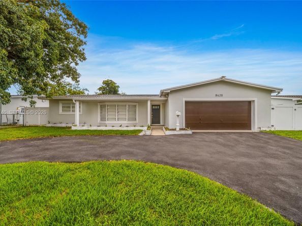 8420 Pasadena Blvd, Pembroke Pines FL 33024