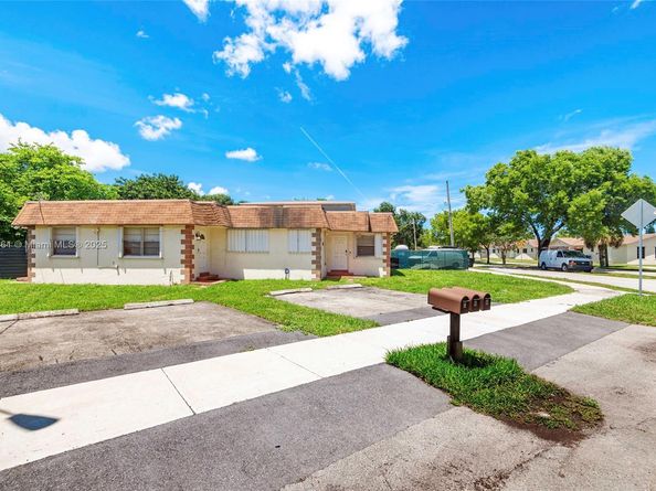 201 Columbus Pkwy, Hollywood FL 33021