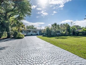 10235 SW 58th Ct
