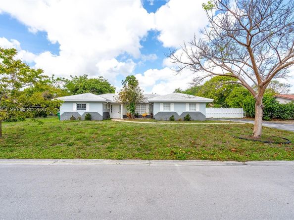 3206 NW 89th Ter, Coral Springs FL 33065