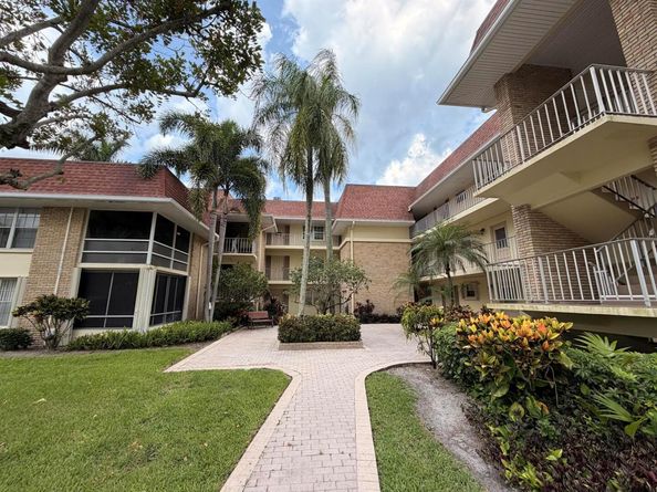 5570 Tamberlane Circle 229, Palm Beach Gardens FL 33418