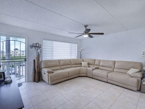 400 W Village Green Cir W 216, Palm Springs FL 33461