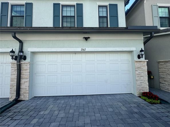 2162 Appleton Cir N, Oakland Park FL 33309