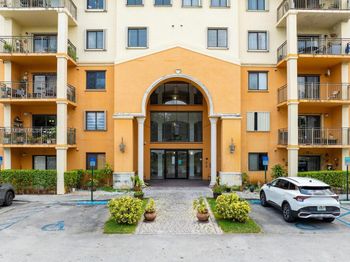 9340 Fontainebleau Blvd