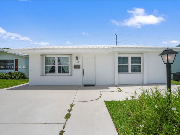 142 NW 10th Ct, Boynton Beach FL 33426