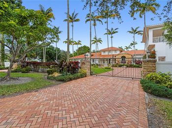 6235 Rolling Road Dr