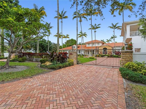 6235 Rolling Road Dr, Pinecrest FL 33156