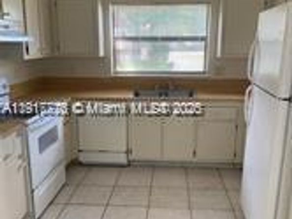 1338 White Pine Dr, Wellington FL 33414