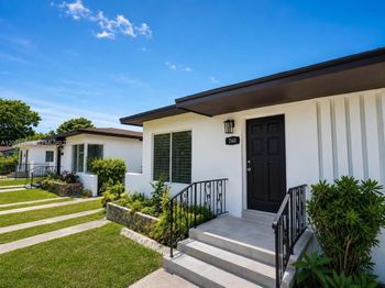 760-762 NW 52nd St