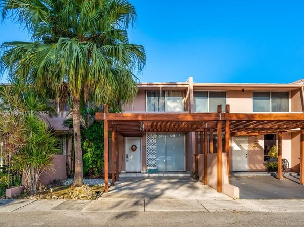 14105 SW Kendale Lakes Cir, Miami FL 33183