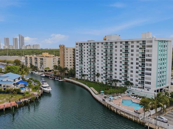 2841 NE 163rd St 802, North Miami Beach FL 33160