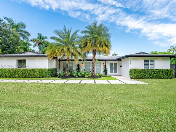 8605 SW 162nd St, Palmetto Bay FL 33157
