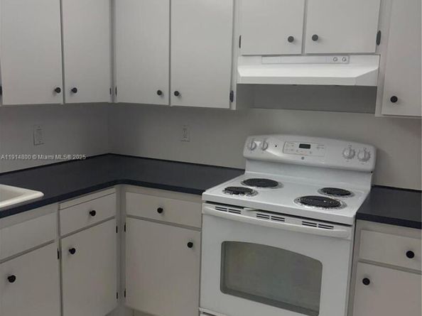 1200 NE Miami Gardens Dr 218W, Miami FL 33179