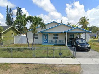 2571 NW 5th St