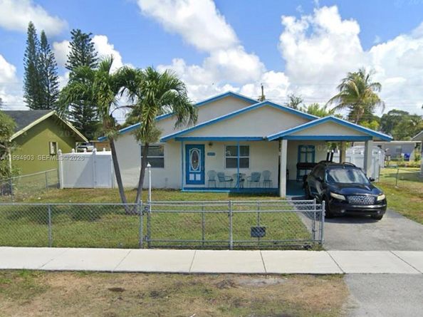 2571 NW 5th St, Pompano Beach FL 33069