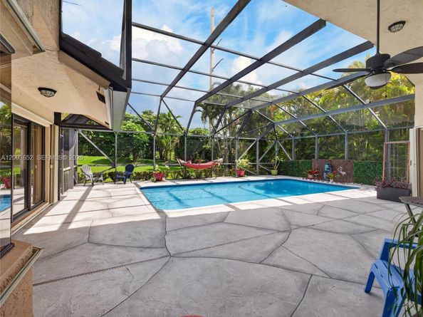 1025 Creekford Dr, Weston FL 33326