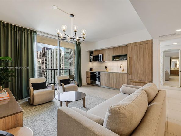 159 NE 6th St 3601, Miami FL 33132