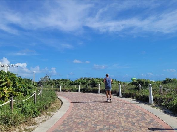 335 Ocean Dr 215, Miami Beach FL 33139