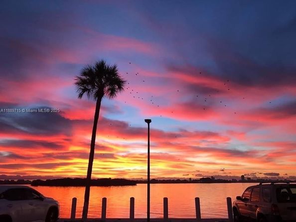 11930 N Bayshore Dr 1103, North Miami FL 33181