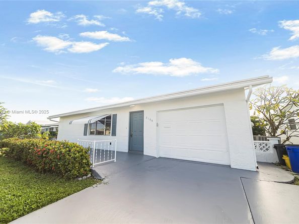 2106 Alfred Dr, Boynton Beach FL 33426