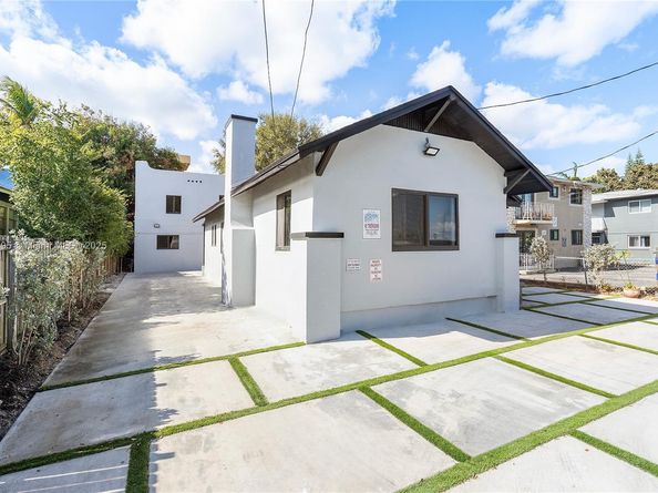 418 NW 9th Ave, Miami FL 33128
