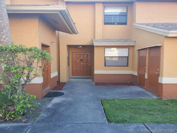2461 NW 56th Ave 105, Lauderhill FL 33313