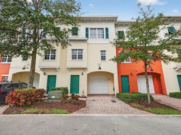 617 SW 1st Ave, Pompano Beach FL 33060