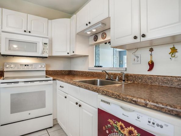 5171 W Oakland Park Blvd 106, Lauderdale Lakes FL 33313