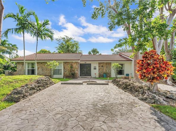 9220 SW 94th Pl, Miami FL 33176