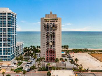 6767 Collins Ave