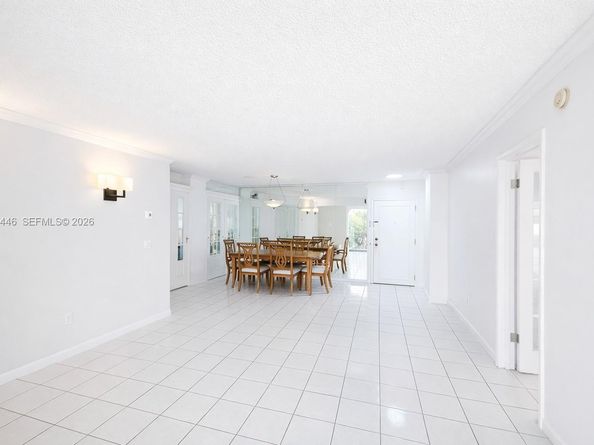 77 Crandon Blvd 3C, Key Biscayne FL 33149