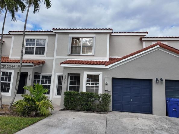 2301 SW 83rd Ave, Miramar FL 33025