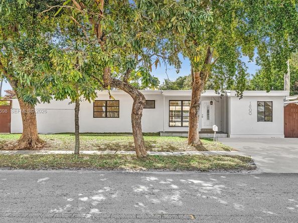 1600 SW 9th St, Fort Lauderdale FL 33312