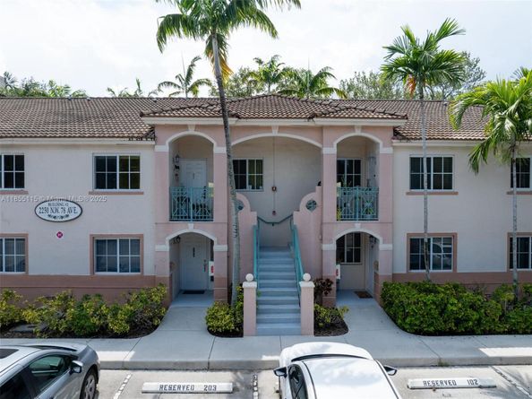 2250 NW 78th Ave 202, Pembroke Pines FL 33024