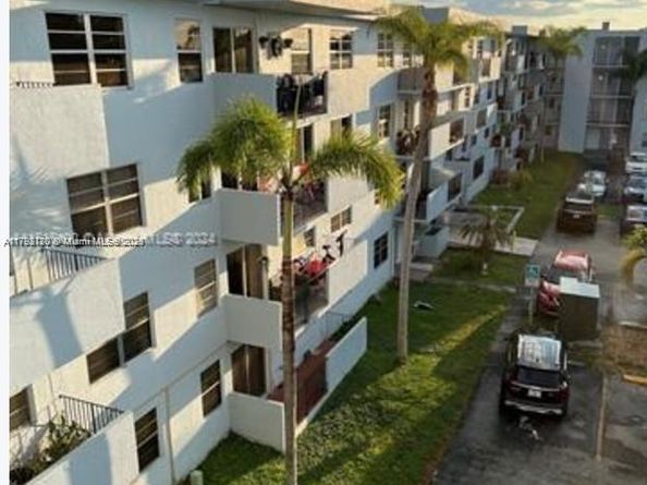 1221 SW 122nd Ave 401, Miami FL 33184