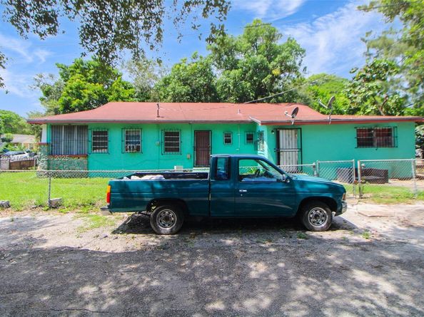 105 NW 58th St, Miami FL 33127