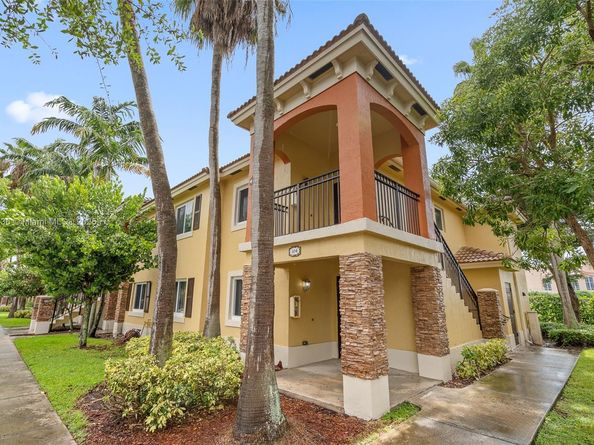 980 NE 33rd Ter 104, Homestead FL 33033