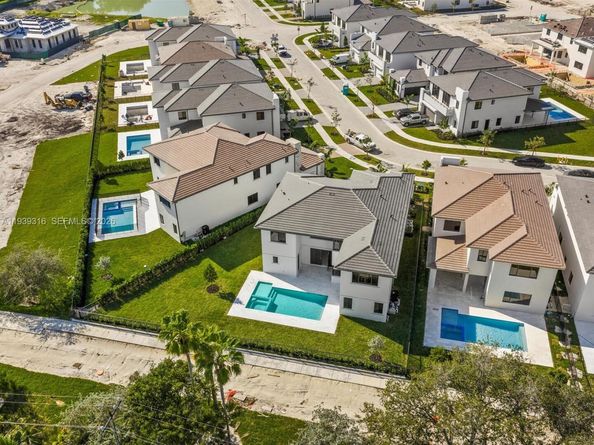 19701 NE 16 Pl, Miami FL 33179