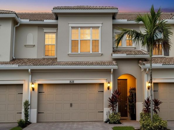 1628 Myrtle Oak Ter, Hollywood FL 33021
